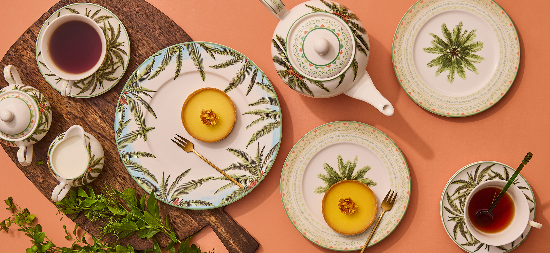 with our palm tea set.