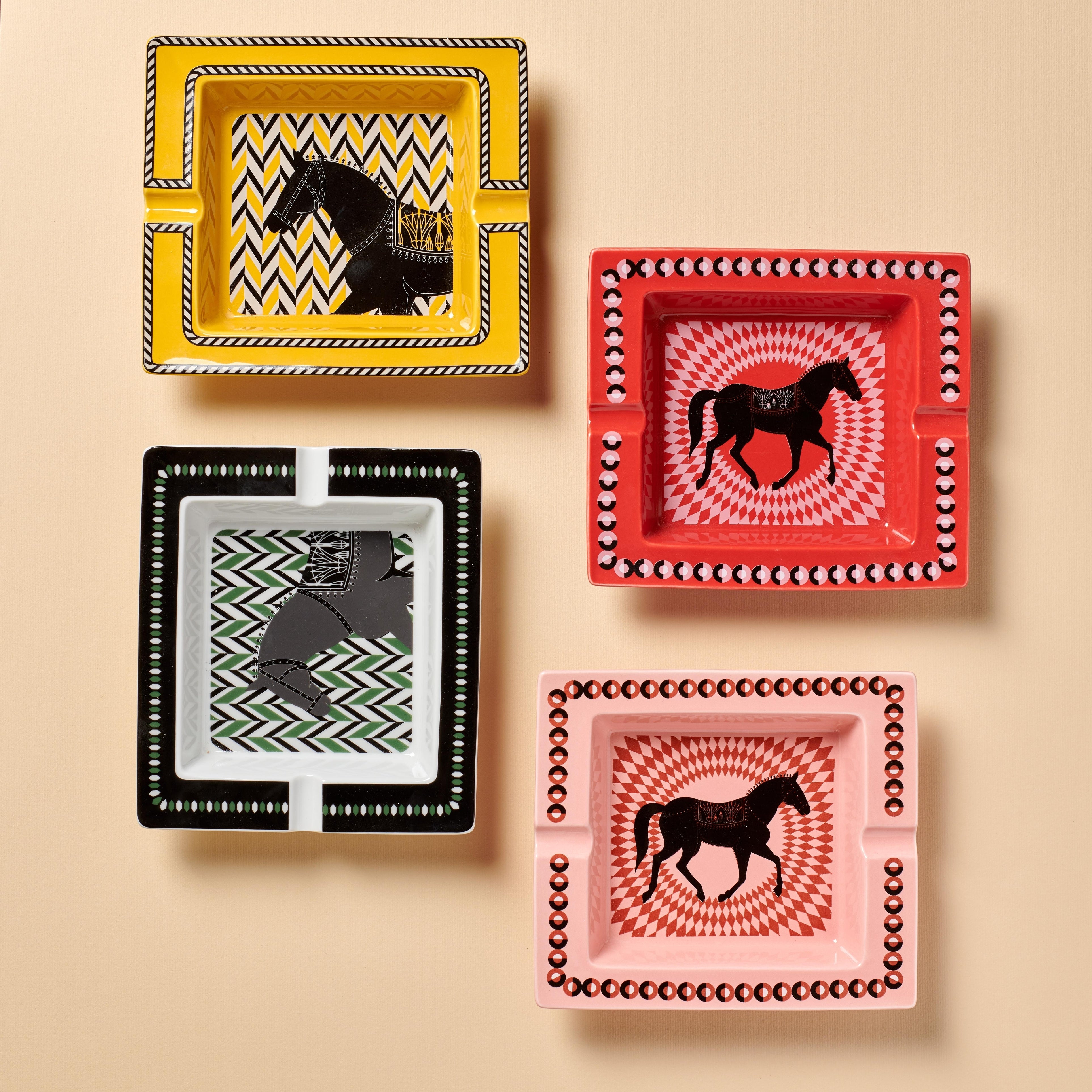 Chase ashtrays pink - 2 pieces - Fathy Mahmoud Porcelain 