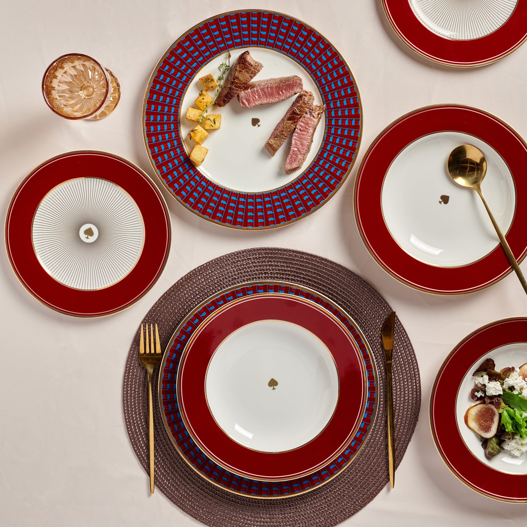 Spade burgendy - 18 pieces - Fathy Mahmoud Porcelain 