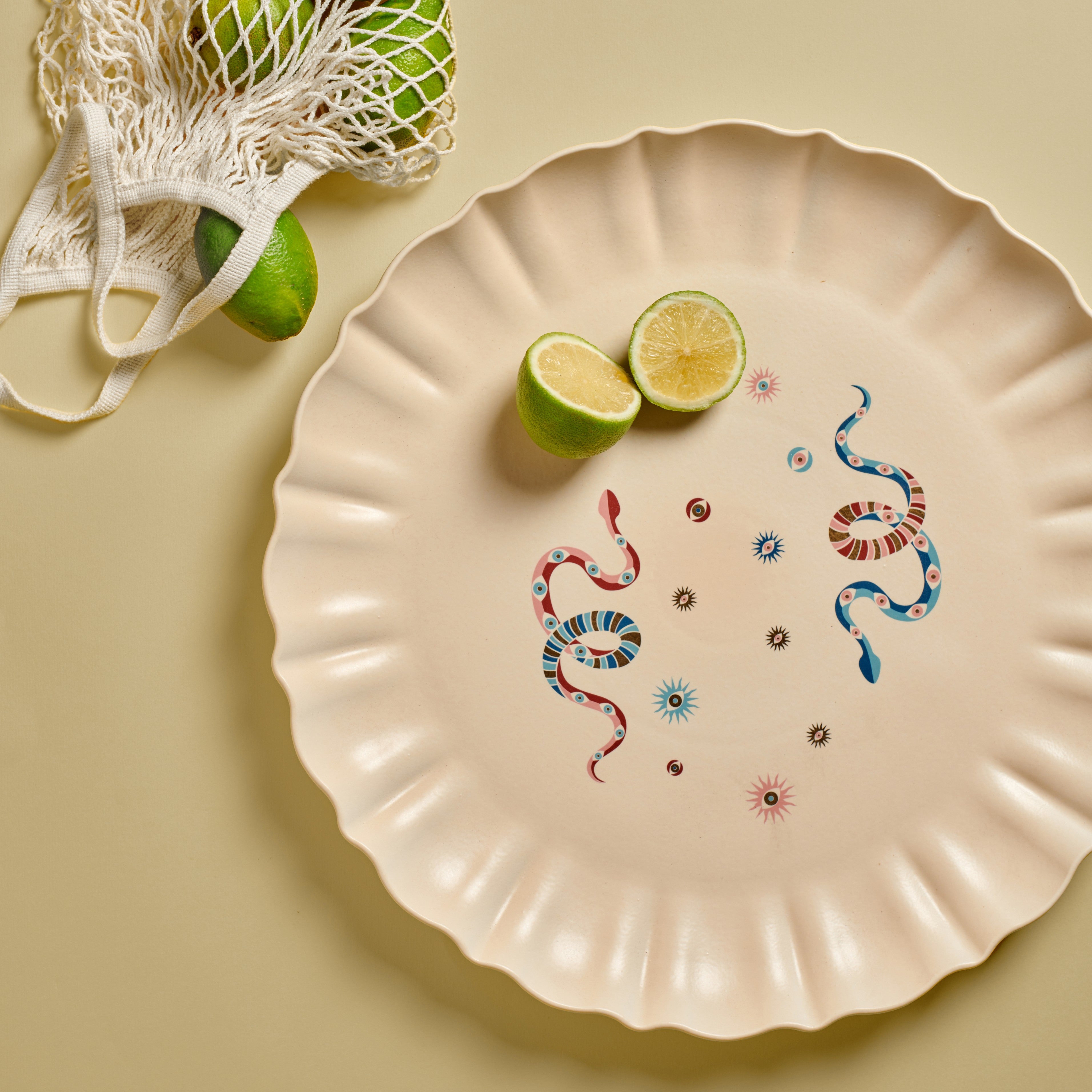 The snakes serving bowl - Fathy Mahmoud Porcelain 