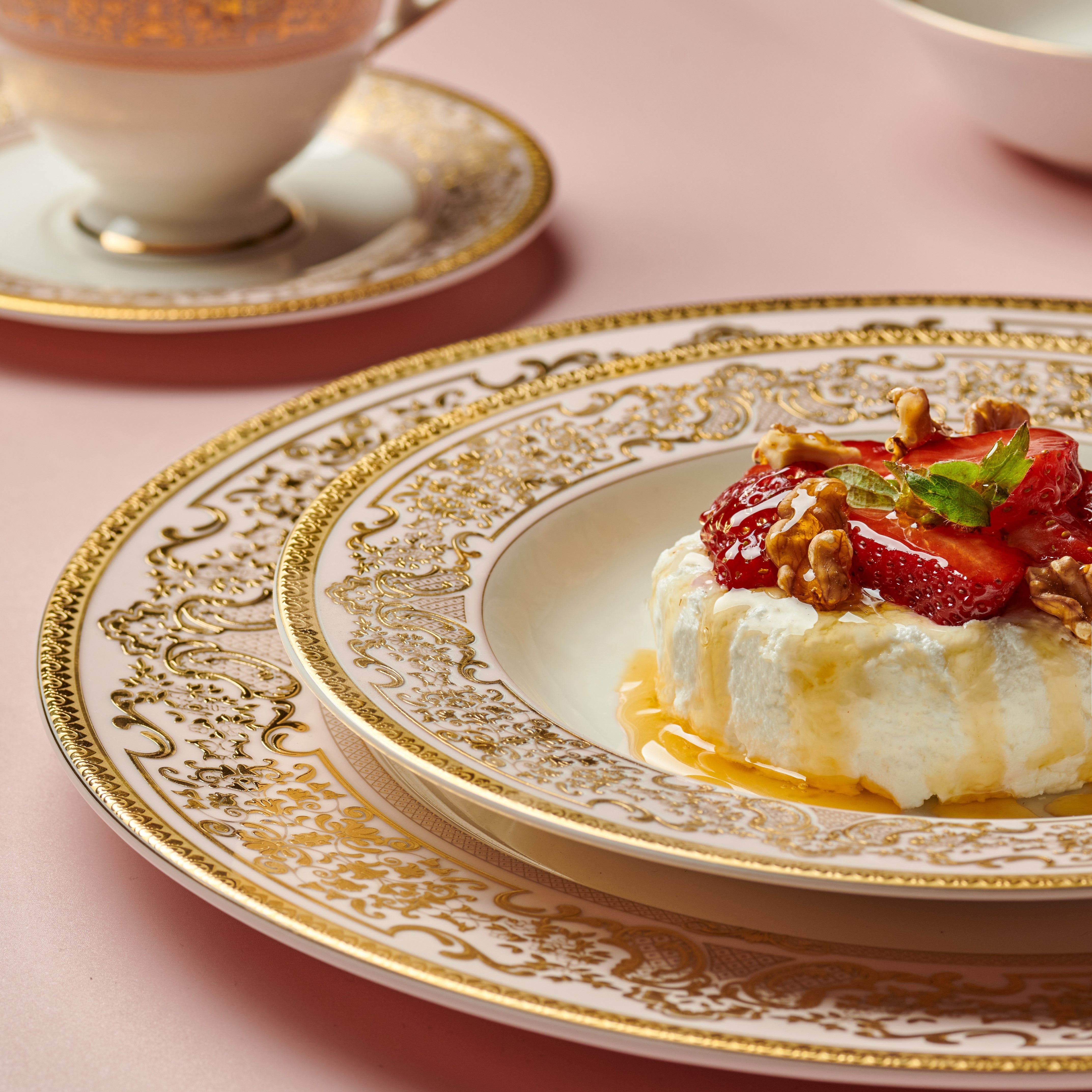 Valse Salmon - 110 - Fathy Mahmoud Porcelain 